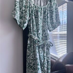 Women's Green Tie-Waist Dress size small